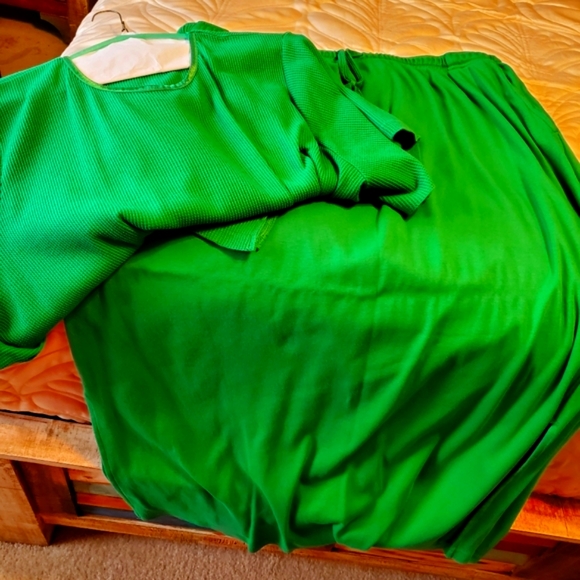 Denim suit and 2pc Skirt - Picture 2 of 2